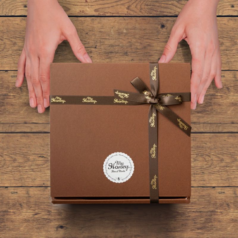 ブラウンギフトボックス × MYHONEYロゴ入りリボン仕様 手提げ袋付き【3